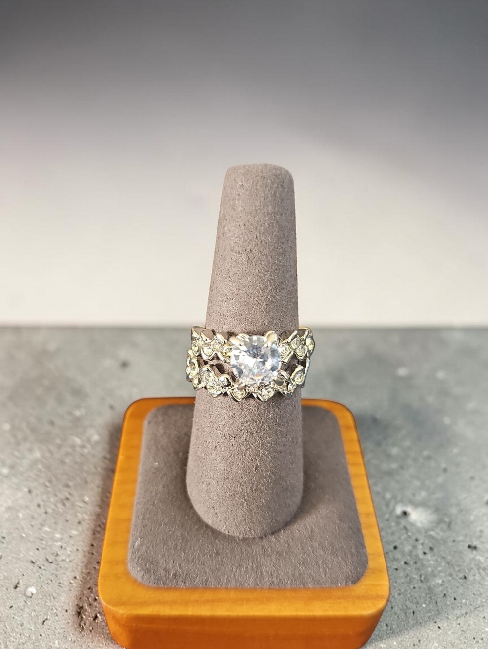 Nwt Sassified Boutique  Silver-Tone Crystal Engament Ring  Set Ring - Clear